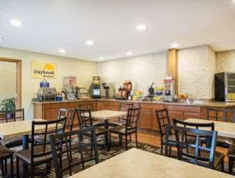 Hotel Days By Wyndham Waterloo Evansdale